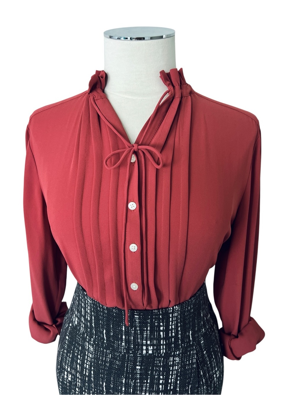 LOFT Rust Red Ruffle Tie-Neck Blouse Size Small 1/4 Button Front Long Sleeve